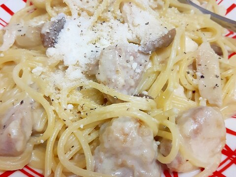 簡単!鶏もも肉とエリンギのチーズクリームパスタ♪